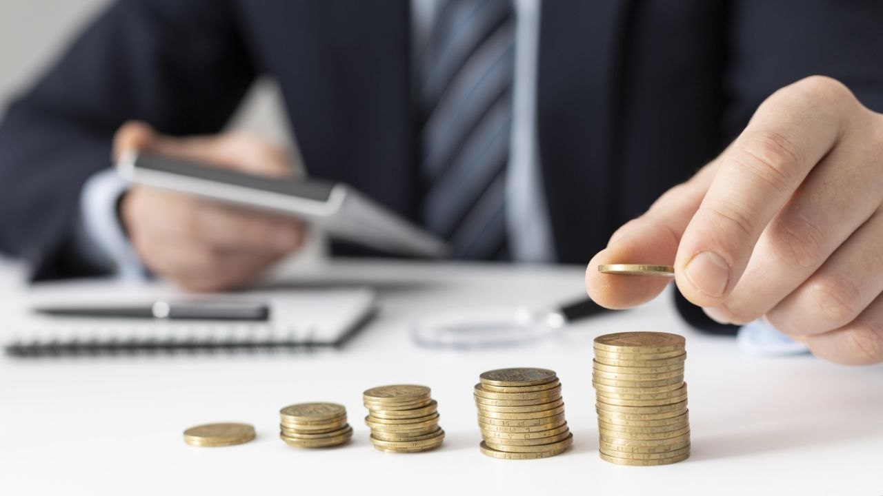نرخ رسمی ۲۵ ارز بین بانکی کاهش یافت