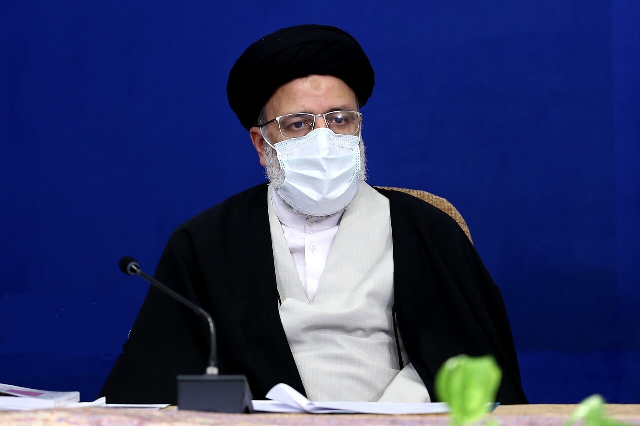 مقدمات بازگشایی مدارس و کاهش محدودیت مراکز اقتصادی فراهم شده است/ عملیاتی شدن محدودیت‌های کرونایی هوشمند در آینده نزدیک
