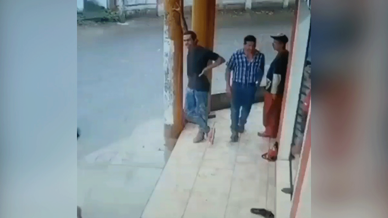 کتک کاری بدون برخورد فیزیکی! + فیلم