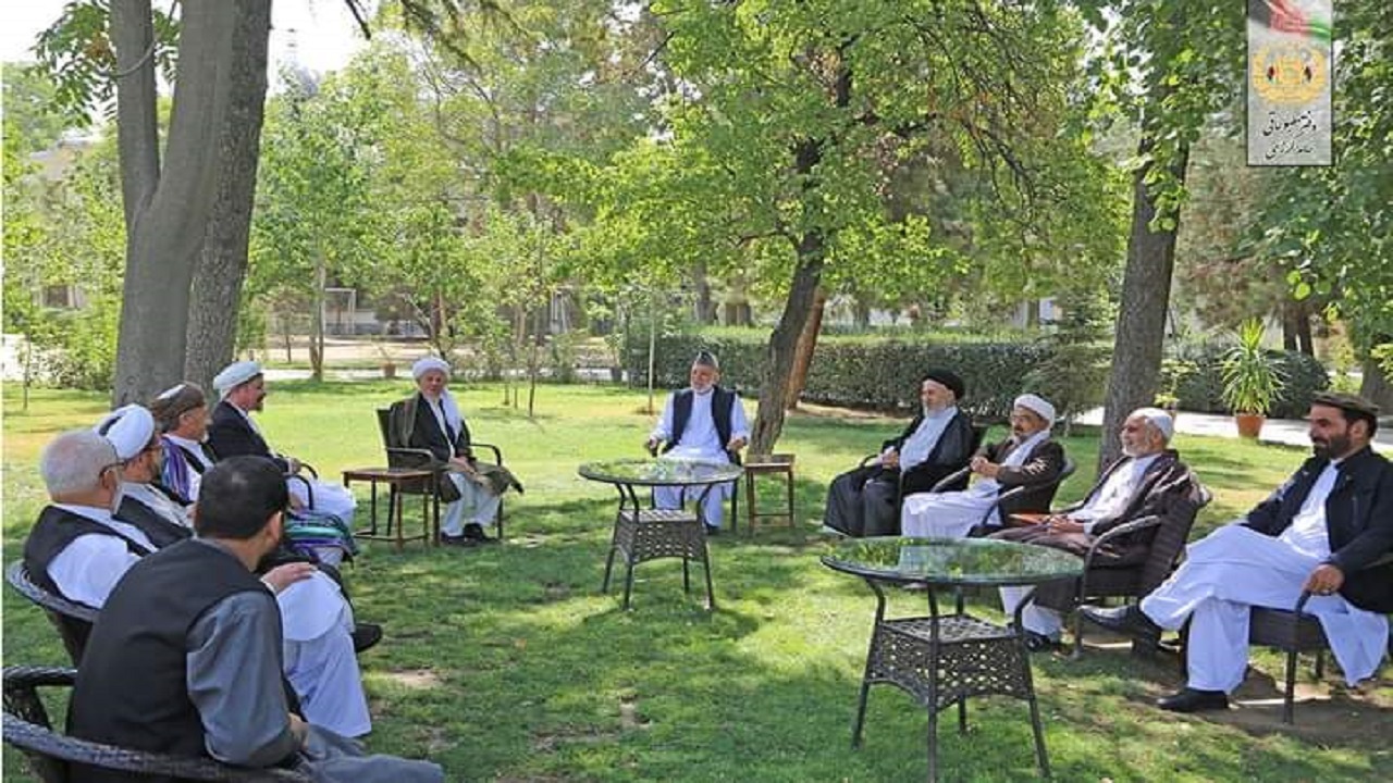 دیدار کرزی با اعضای شورای علمای اهل تشیع