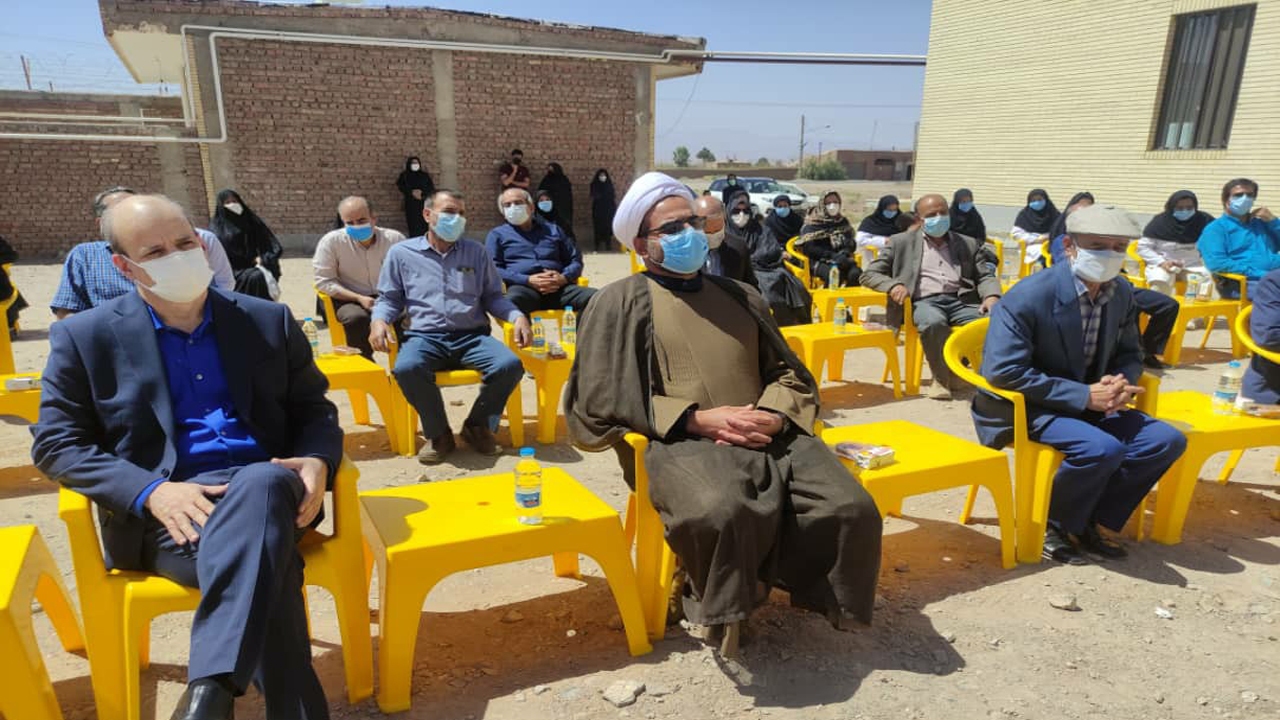 پزشکانی که حد و مرز ندارند/ساخت مرکزی برای واکسیناسیون مردم زرند