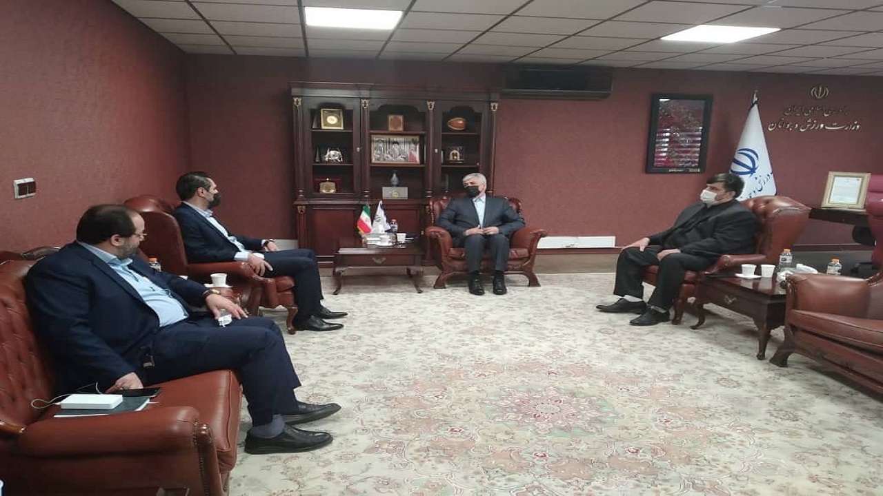 دیدار جمعی از پیشکسوتان با وزیر ورزش و جوانان