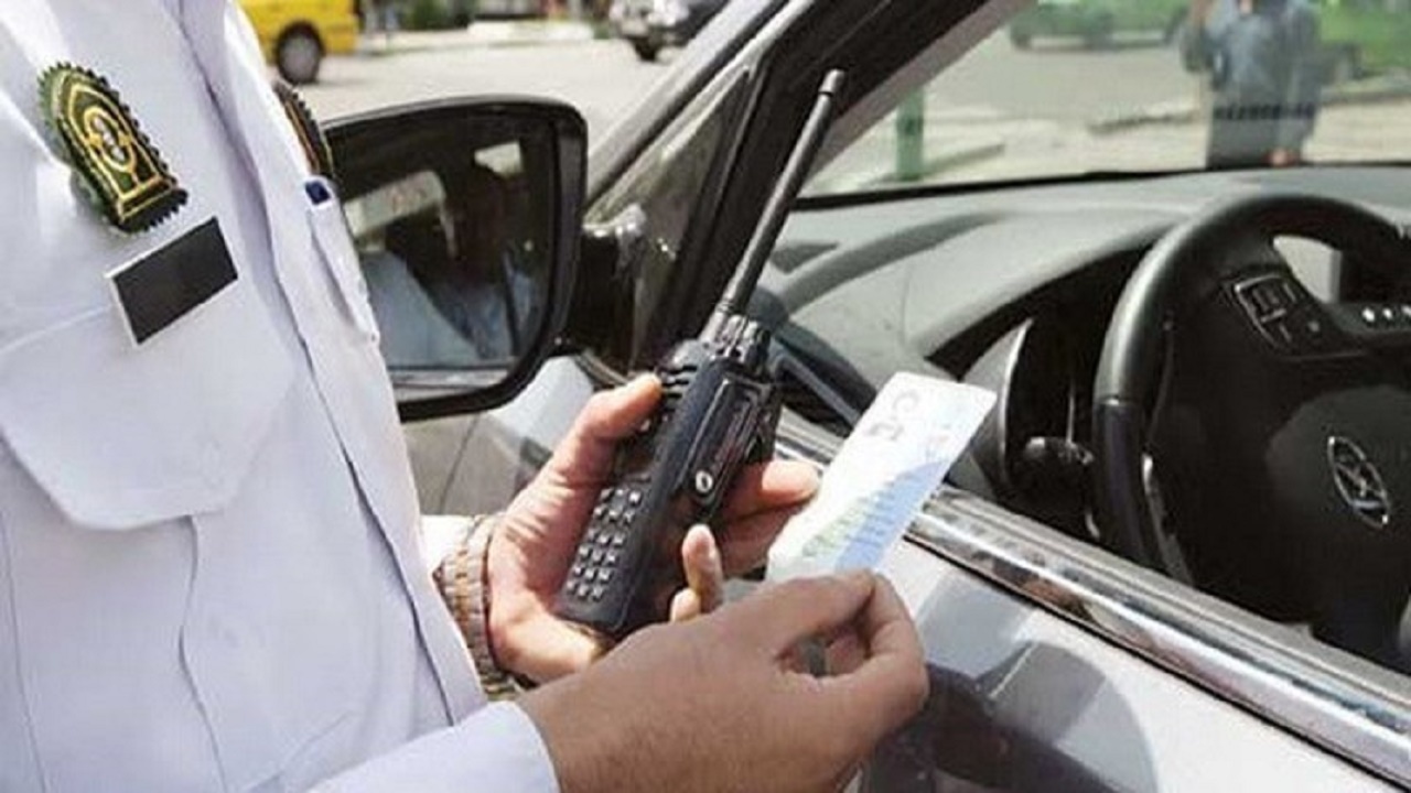 نصف شدن تخلفات رانندگی صحت ندارد