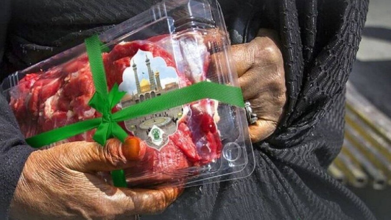 توزیع ۴۰ هزار بسته گوشت در حسینیه زنجان