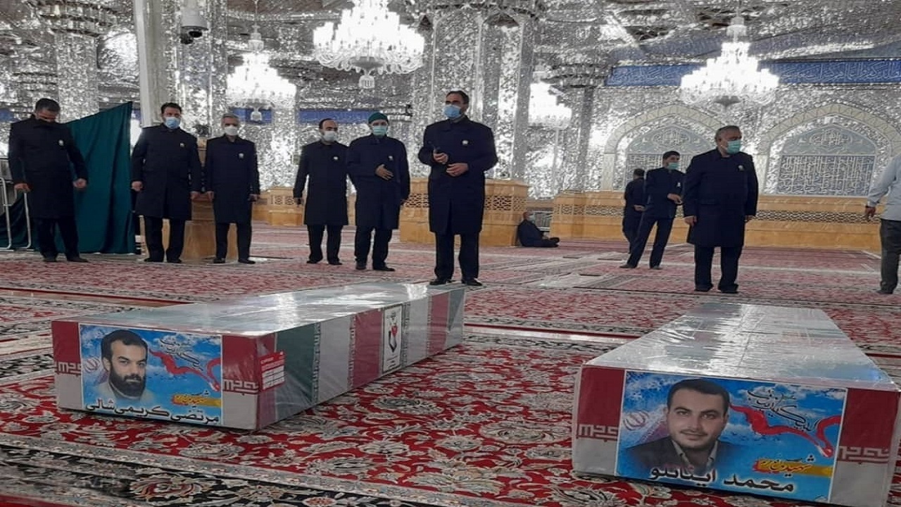 تشییع پیکر مطهر ۲ شهید مدافع حرم در بارگاه رضوی +تصاویر