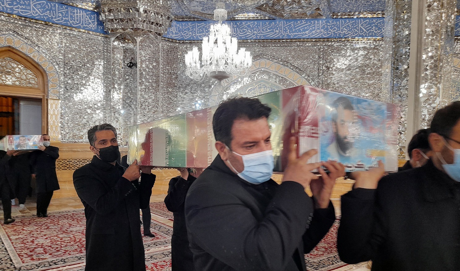 تشییع پیکر مطهر ۲ شهید مدافع حرم در بارگاه رضوی +تصاویر تشییع پیکر مطهر ۲ شهید مدافع حرم در بارگاه رضوی +تصاویر