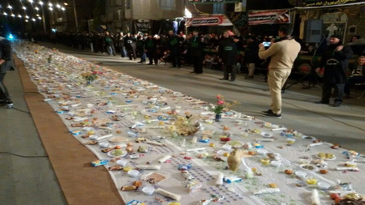 سفره جهانی حضرت رقیه(س) در زنجان برپا شد