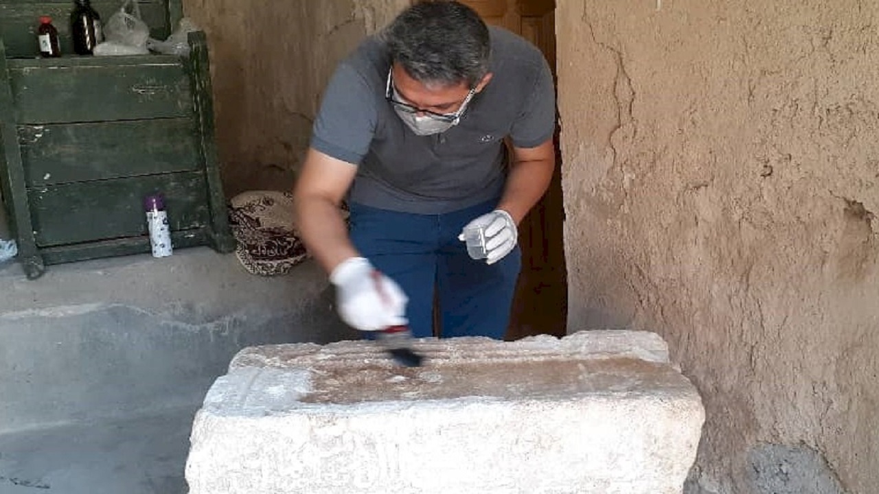 کتیبه ۴۰۰ ساله روستای گلابر مرمت شد