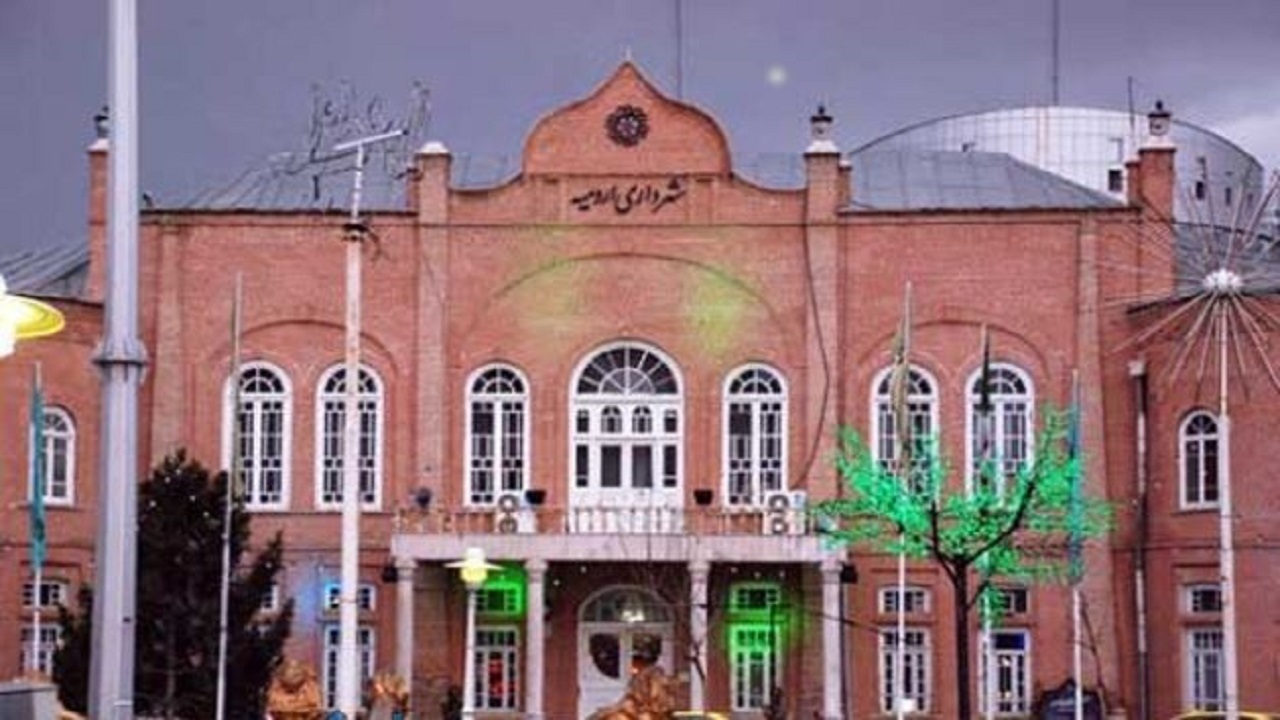 نامزدهای شهرداری ارومیه برنامه‌های خود را در صحن شورا ارائه می‌دهند
