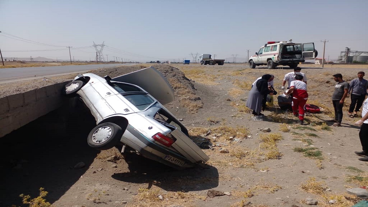 بر اثر واژگونی پژو در محور کرمانشاه سه نفر مصدوم شدند