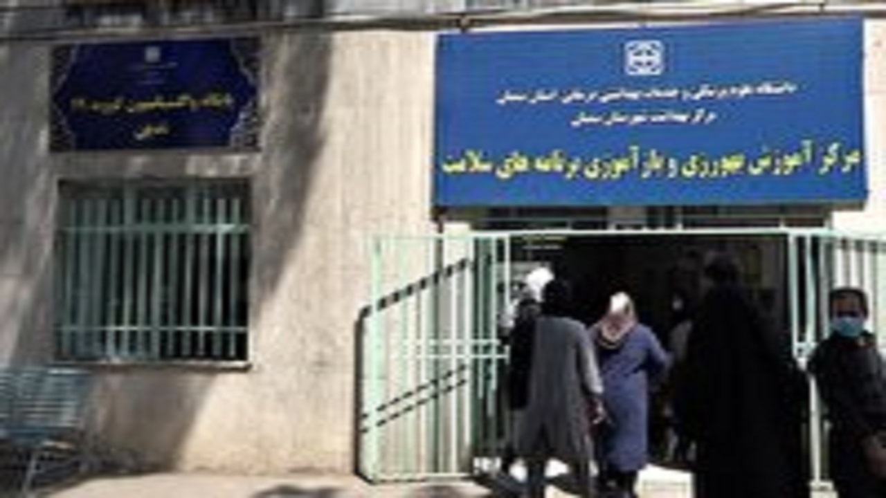 بازدید مسئولان قضایی از روند واکسیناسیون کرونا در سمنان