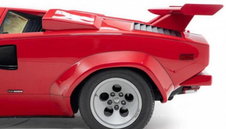 مدل کلاسیک Lamborghini Countach