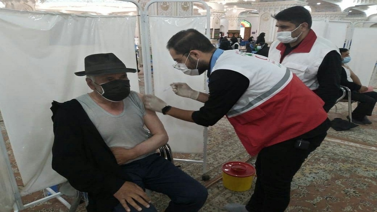 مشارکت ۷۷۱ نفر از اعضای هلال احمر در مراکز تجمیعی واکسیناسیون اردبیل
