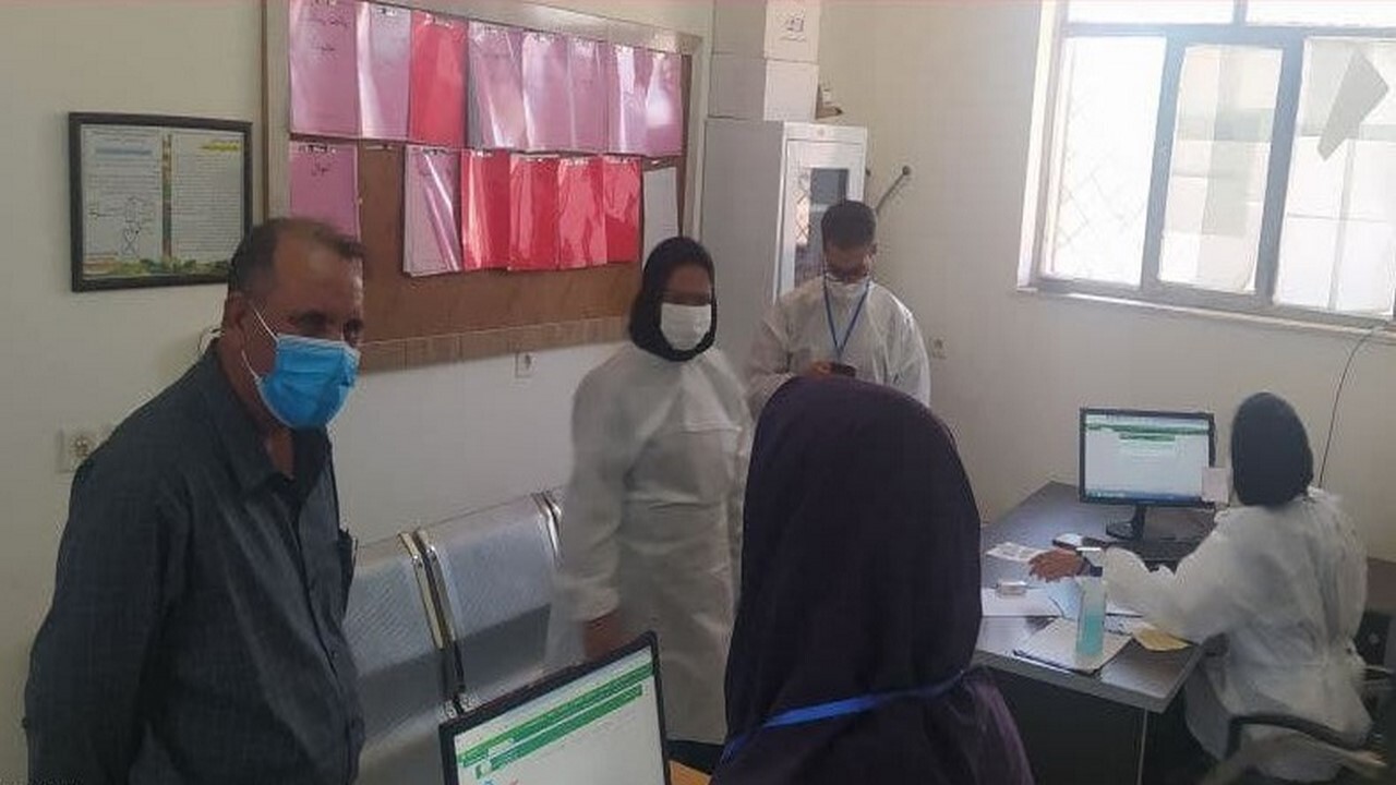 بازدید از مرکز واکسیناسیون کرونا در شهرک ولیعصر شهرستان بدره