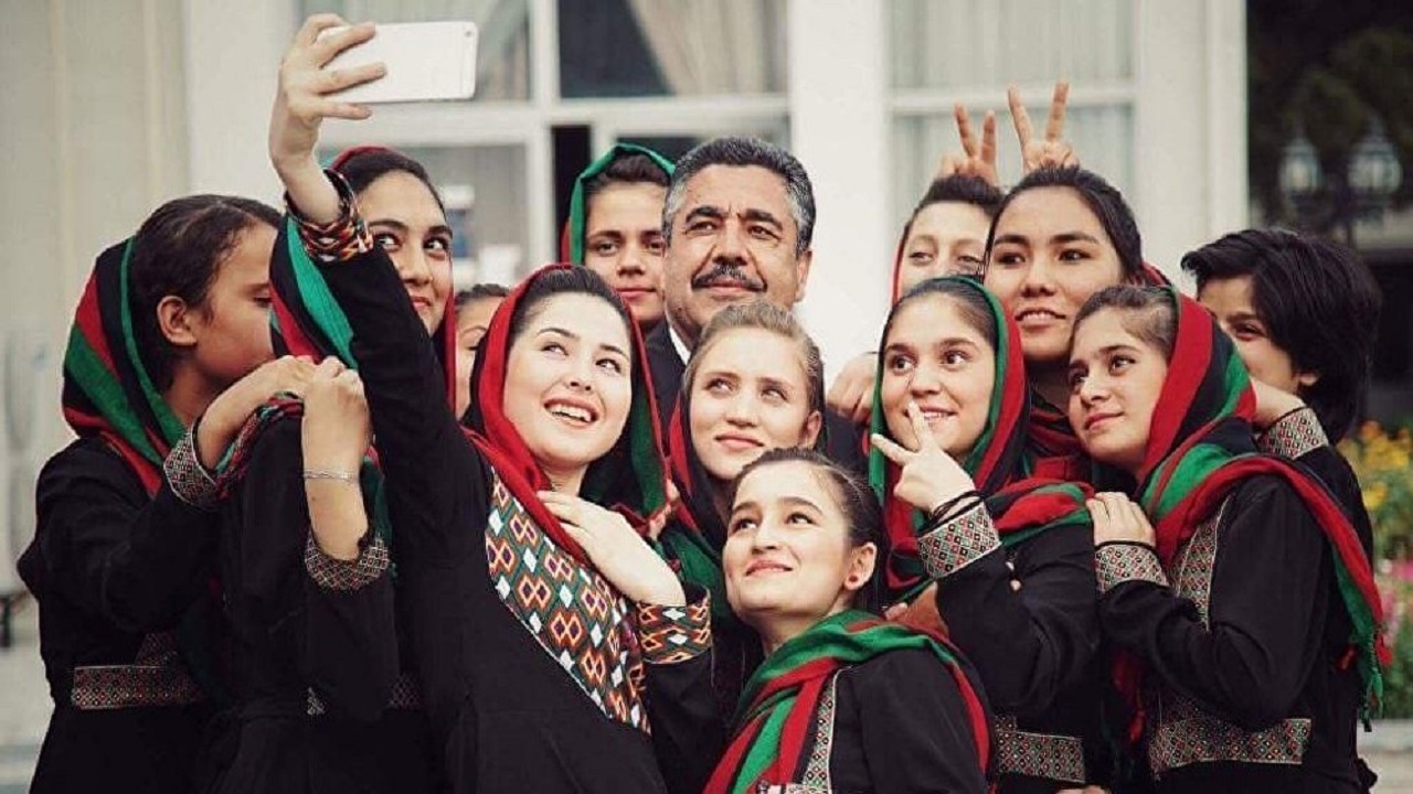گروه ارکست دختران خورشید در کابل جا ماندند