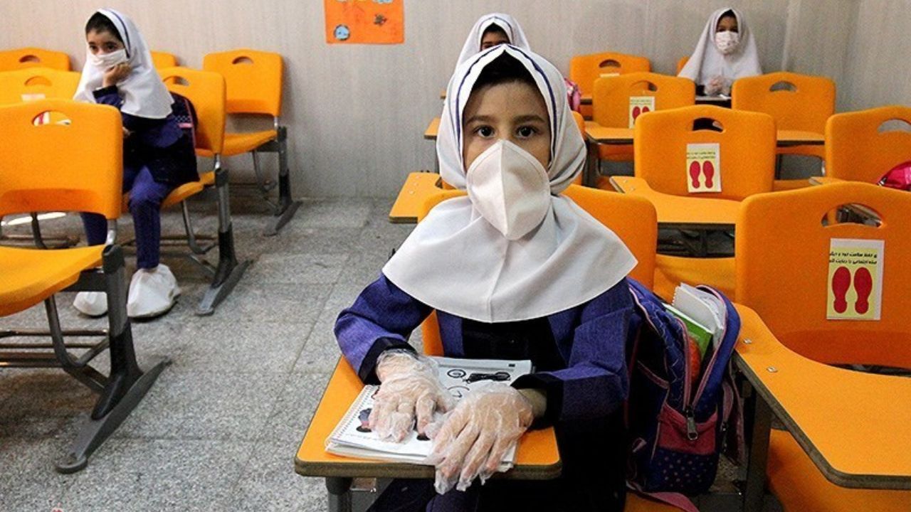 باز می‌آید بوی ماه مدرسه/ کش و قوس های حضوری یا مجازی بودن کلاس های درس؟