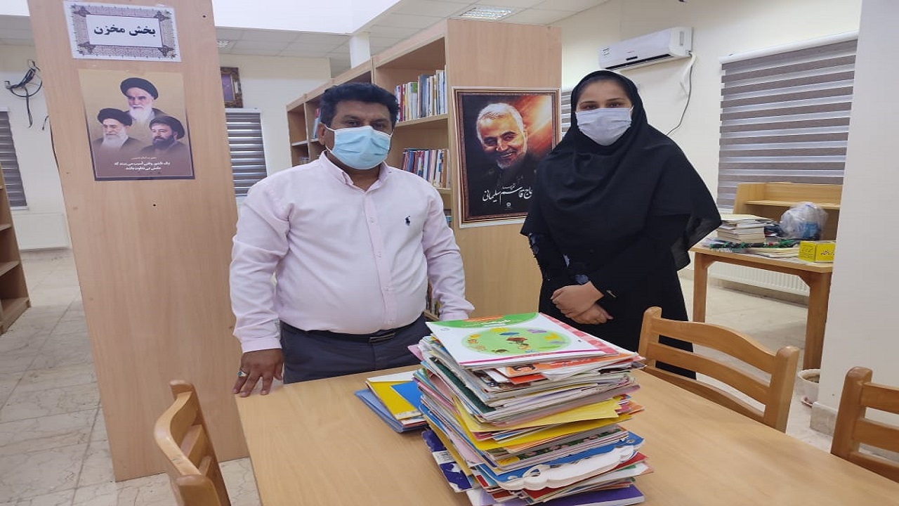۳۲۰ جلد کتاب به کتابخانه شهدای برکت دشت عباس اهدا شد