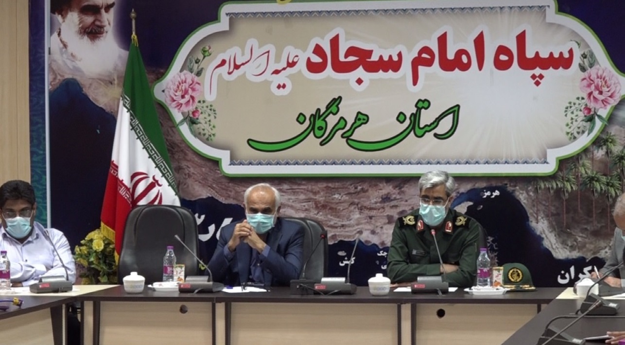 همکاری سپاه هرمزگان در واکسیناسیون مردم روستا‌ها