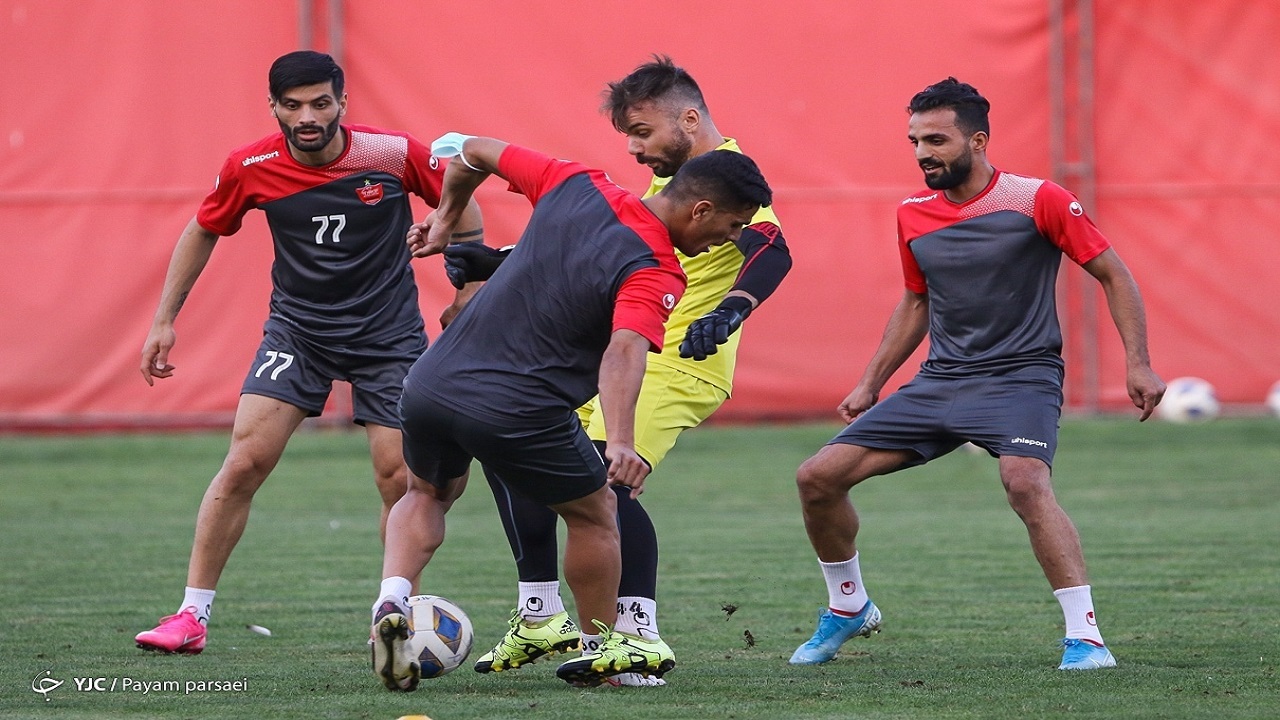 مهاجم پرسپولیس به افتتاحیه لیگ برتر فوتبال ایران می‌رسد
