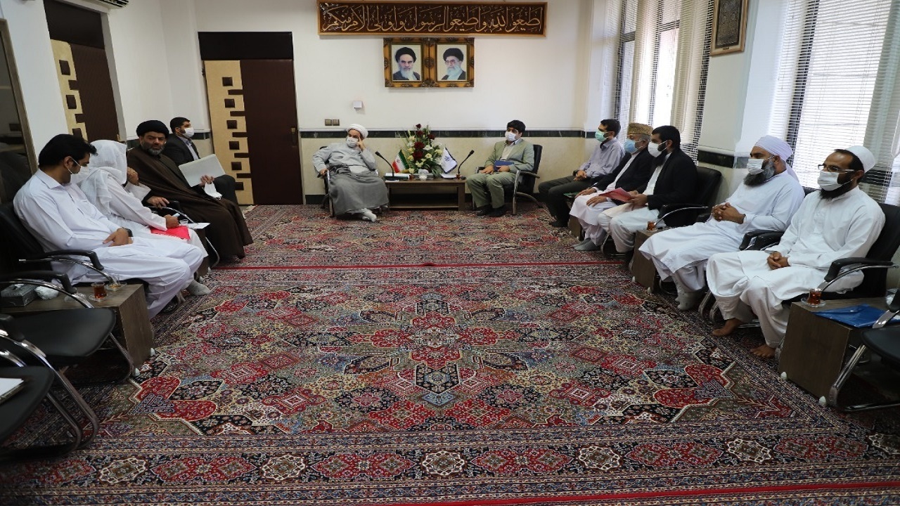 دیدار و طرح مسائل تعدادی از علما و ریش‌سفیدان و مردم اهل سنت استان با امام جمعه زاهدان
