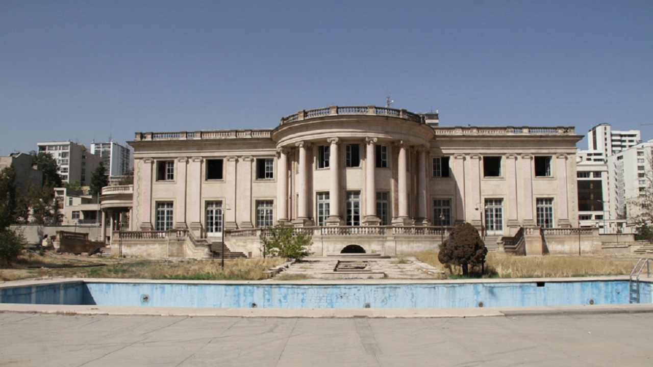آینده بزرگترین خانه ایران در گرو تصمیم بانک آینده +تصاویر