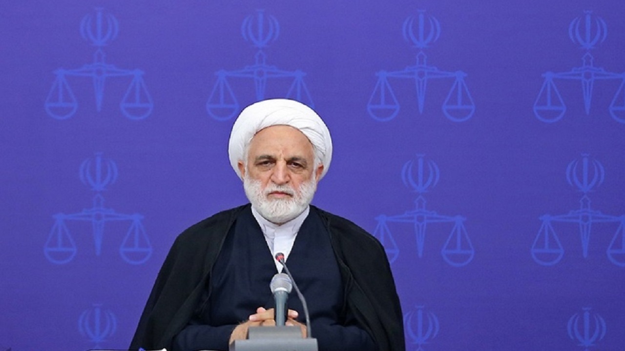 پرداخت تسهیلات بانکی و ارز ترجیحی بستر‌های فسادزا در کشور هستند/نحوه دریافت مالیات باید تغییر کند