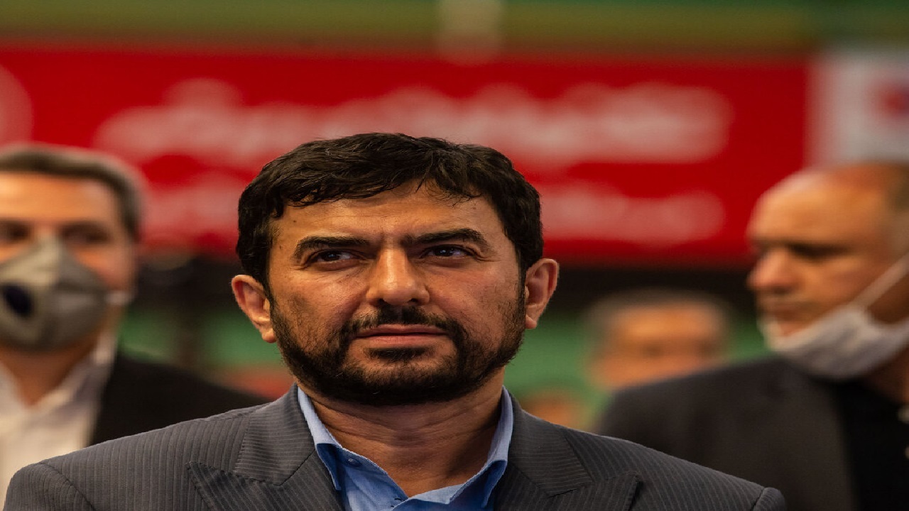 استاندار سیستان و بلوچستان نجومی بگیر نیست؛ حقوق ادعا شده برای معوقات چند ماه بوده است