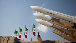 تجهیزات نظامی عجیب کره شمالی + فیلم