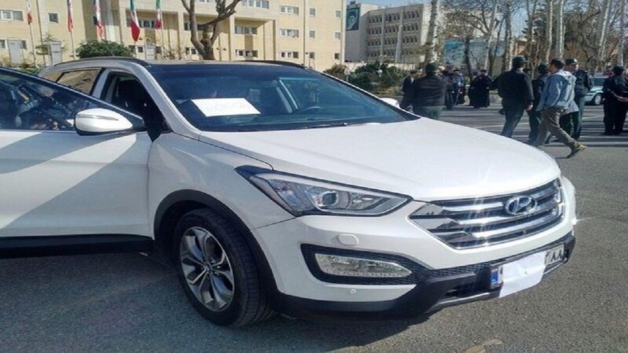 توقیف خودروی میلیاردی در مهاباد