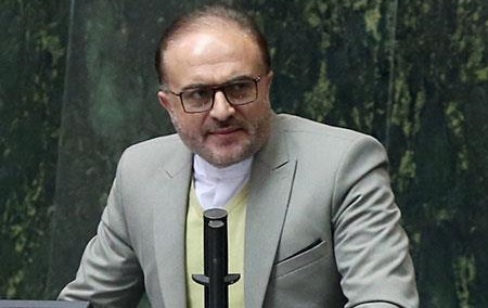 زندیان: برخی مدیران با هزینه بیت‌المال برای مراسم عزل و نصبشان هدیه می‌خرند/ مصری: این مصداق تصرف در اموال است