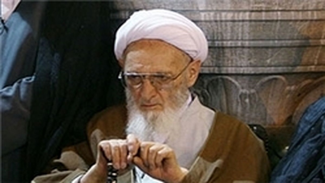 حال علامه حسن زاده آملی مساعد است