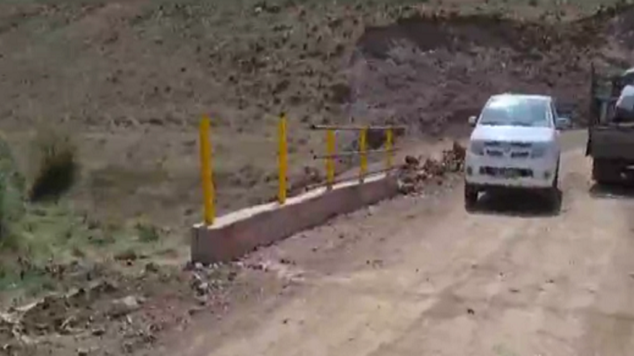 بهره برداری از پل ورودی روستای قارخون