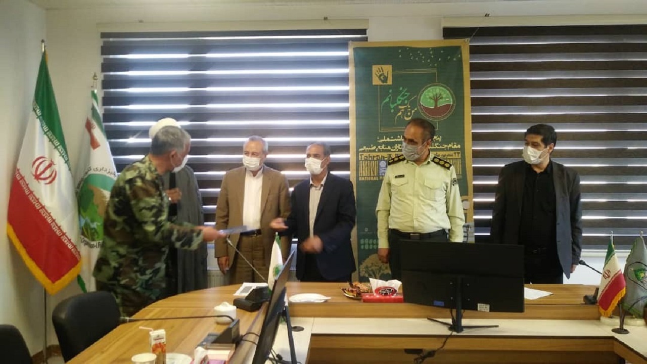 تقدیر ۱۰ نفر ازجنگلبانان و همیاران نمونه استان همدان