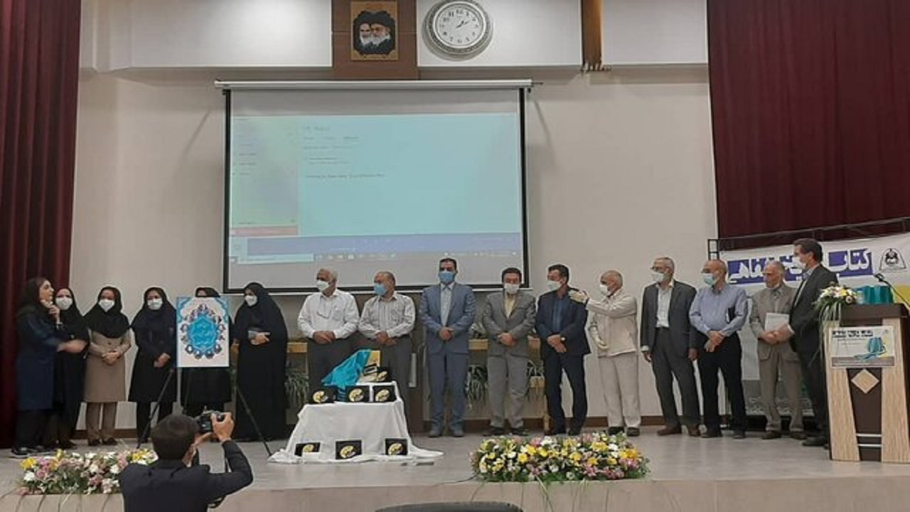رونمایی از کتاب تاریخ شفاهی مدارس دانشگاه اصفهان