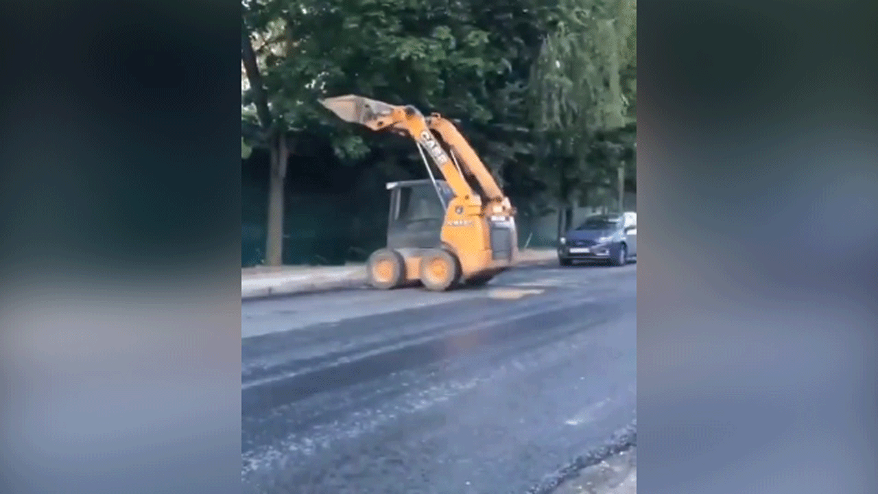 رانندگی با بیل مکانیکی، روی دو چرخ! + فیلم