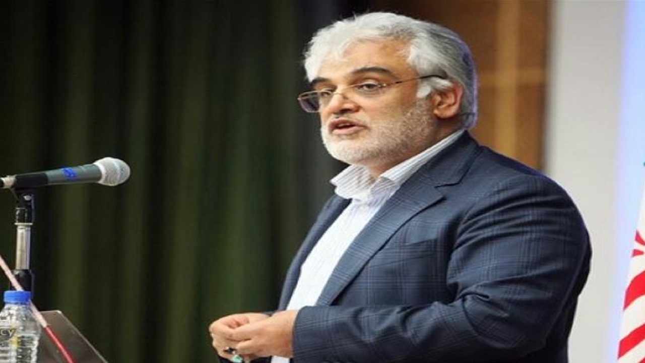 آموزش مجازی، آموزش کاملی نیست و در آن به پرورش دانشجویان توجه نمی‌شود