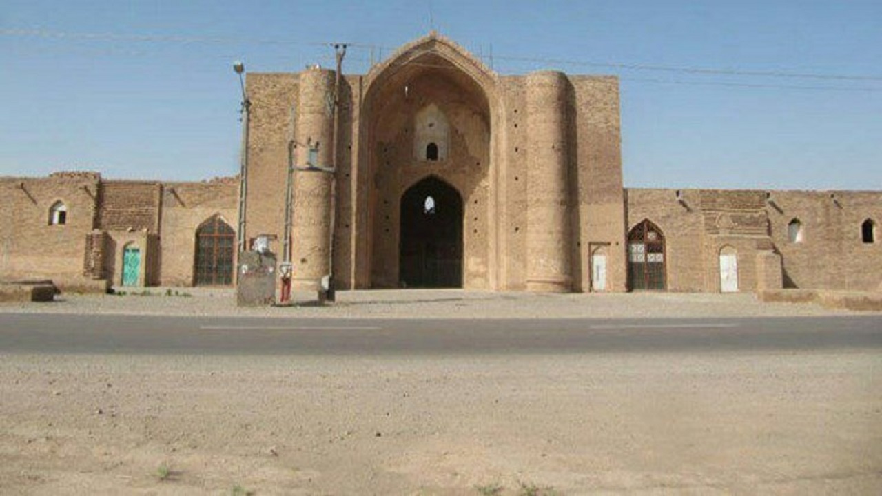 ارگ تاریخی آق قلعه جوین، پیست موتور سواری شده است!