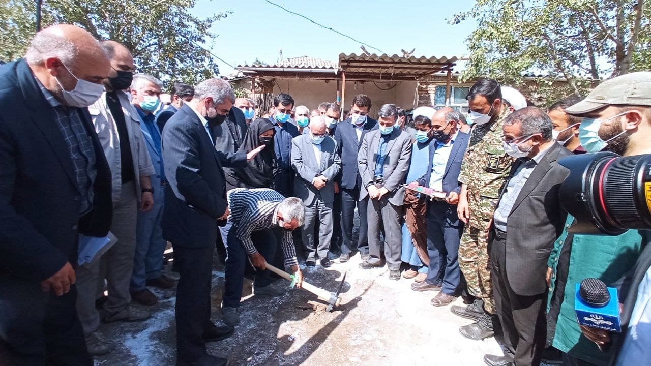 کلنگ احداث ۱۰ هزار واحد مسکونی در کشور به زمین زده شد