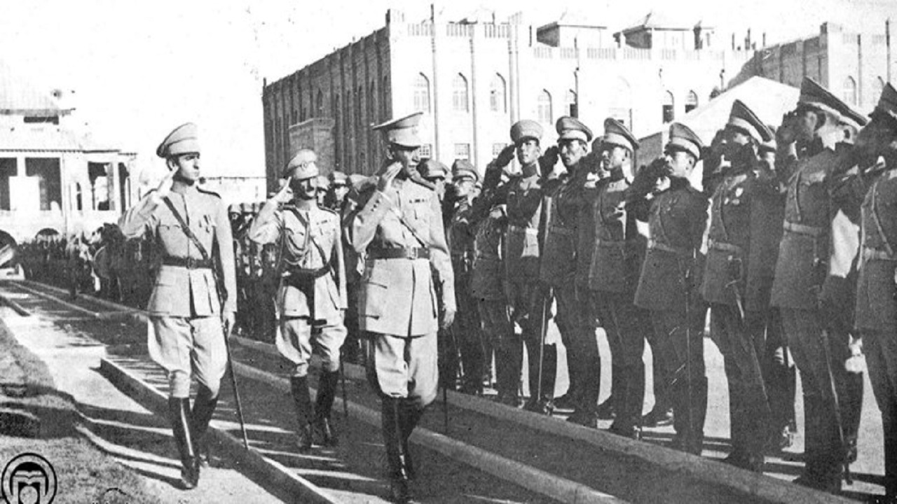 شاهی که همه چیز را به انحصار خودش در آورده بود