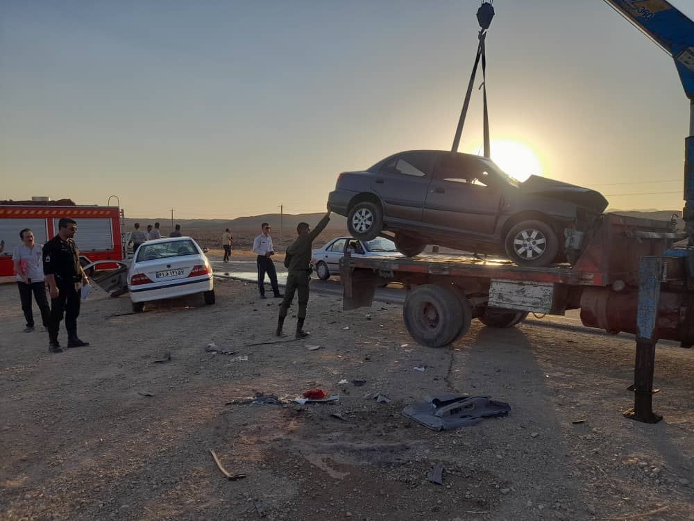 تصادف در جاده محلات خمین به علت مشکلات جاده + تصاویر