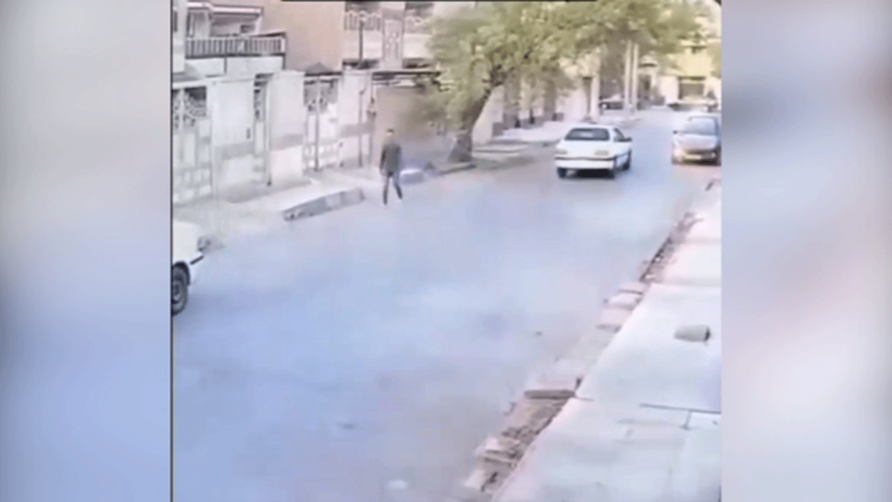 لحظه سرقت موبایل در خیابان/ راننده اهوازی غافلگیر شد + فیلم
