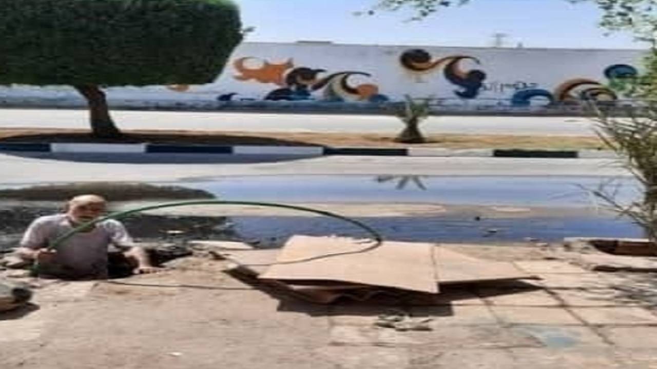 غیرت ابوفاطمه ۹۰ ساله برای رفع مشکل فاضلاب