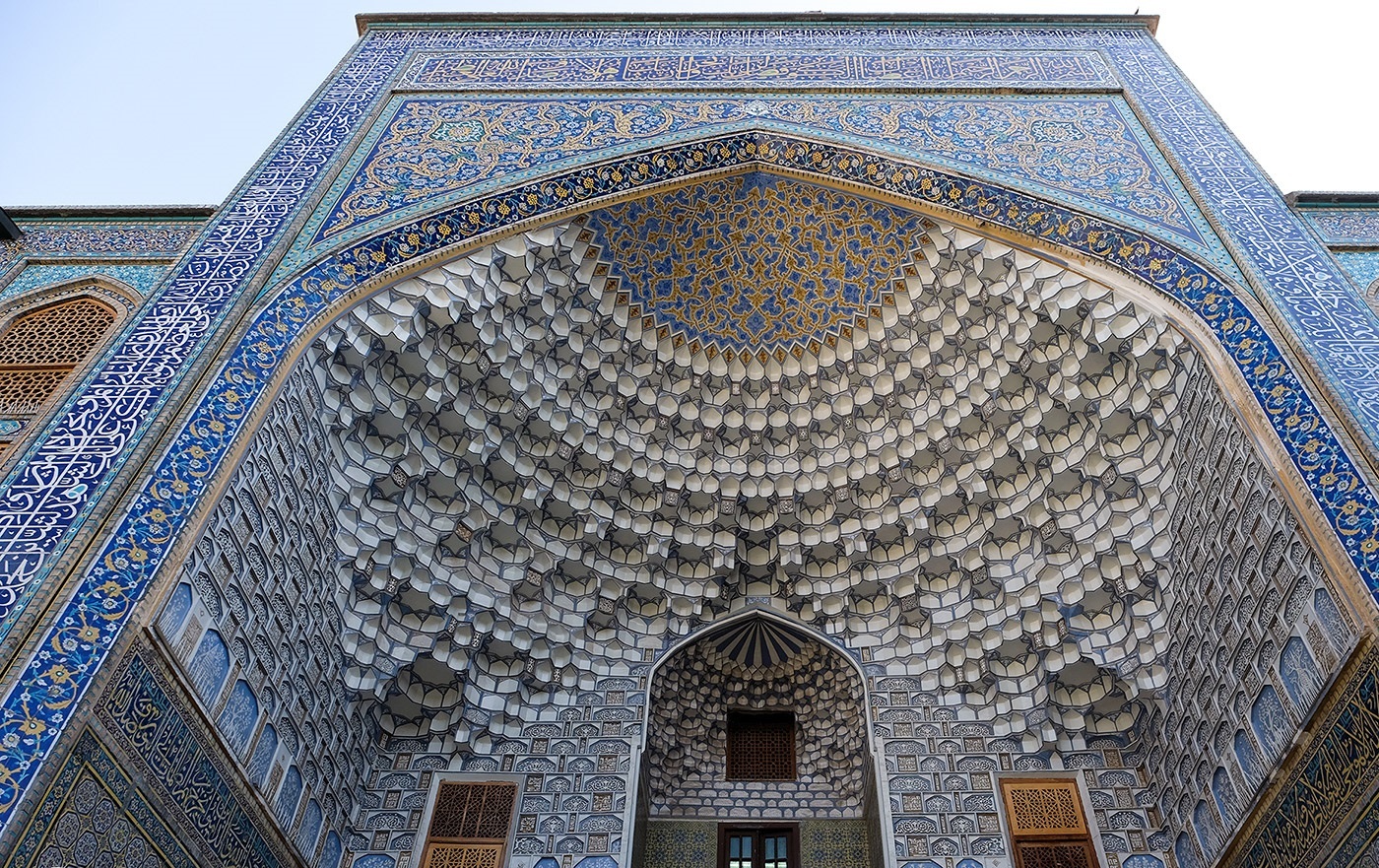 چشم&zwnj;نوازی هنر معماری اسلامی در مدرسه میرزا جعفر حرم مطهر رضوی