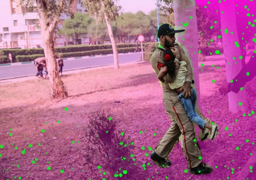 نجات کودکان از سوی سربازان نجات کودکان از سوی سربازان