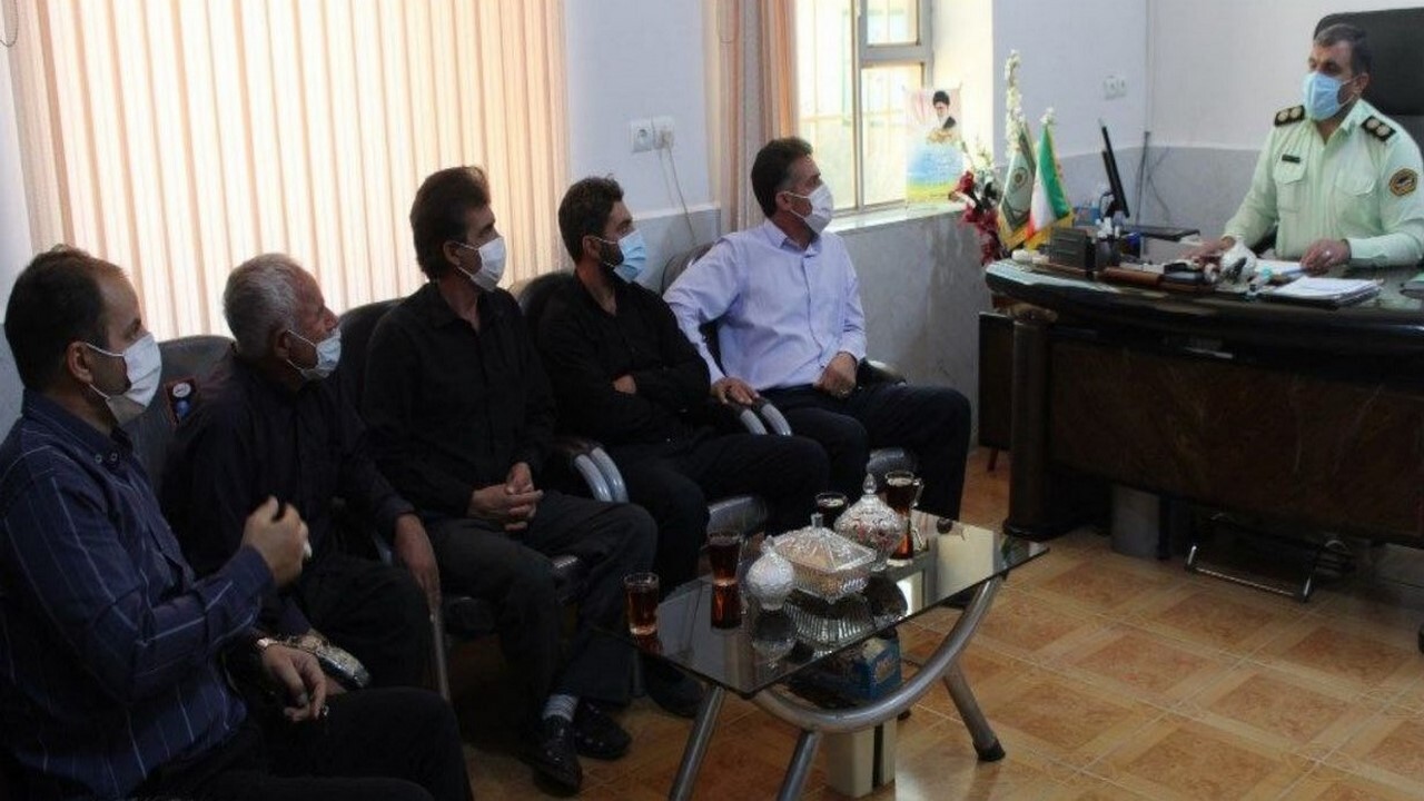کمک و همفکری بزرگان راهگشای مسائل و مشکلات جامعه