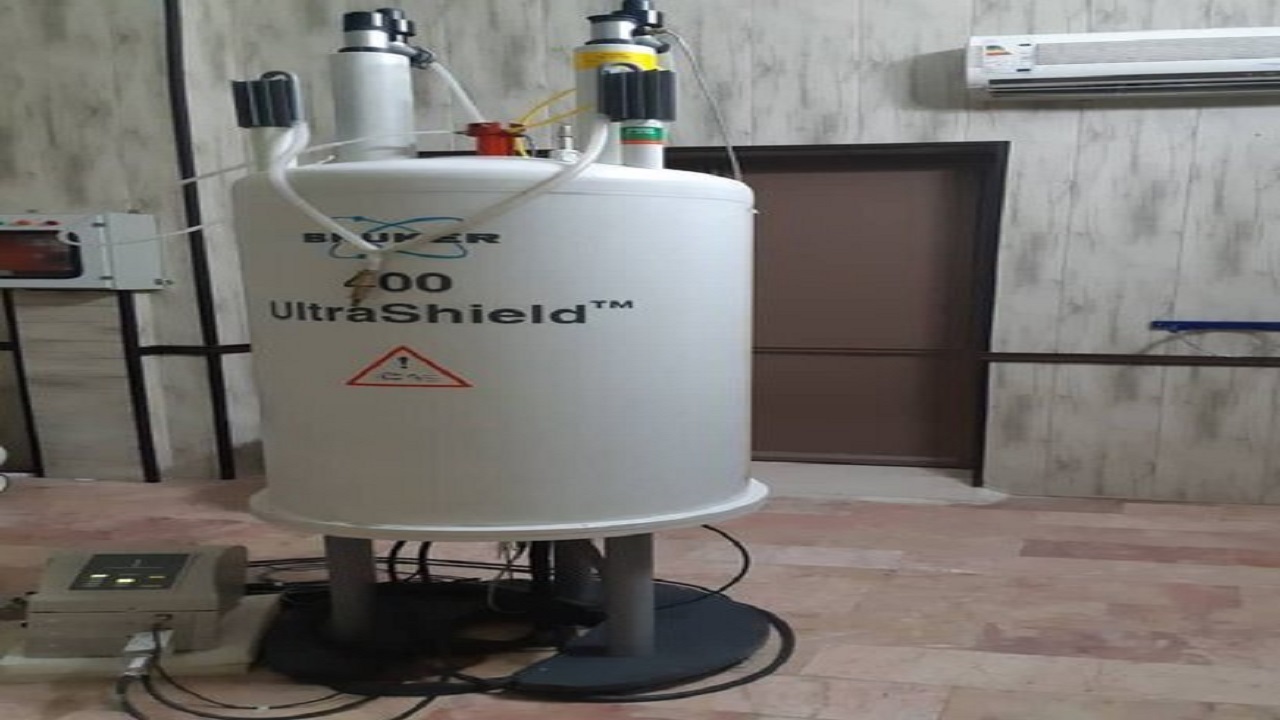 دستگاه NMR دانشگاه کاشان آماده ارائه خدمات به مراکز علمی و پژوهشی کشور