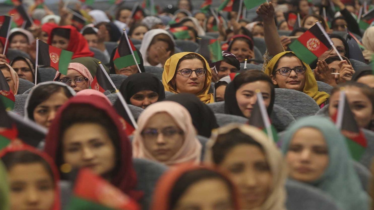اعتراض فعالان حقوق زن در نشست خبری / هشدار سازمان ملل از انفجار درونی در افغانستان