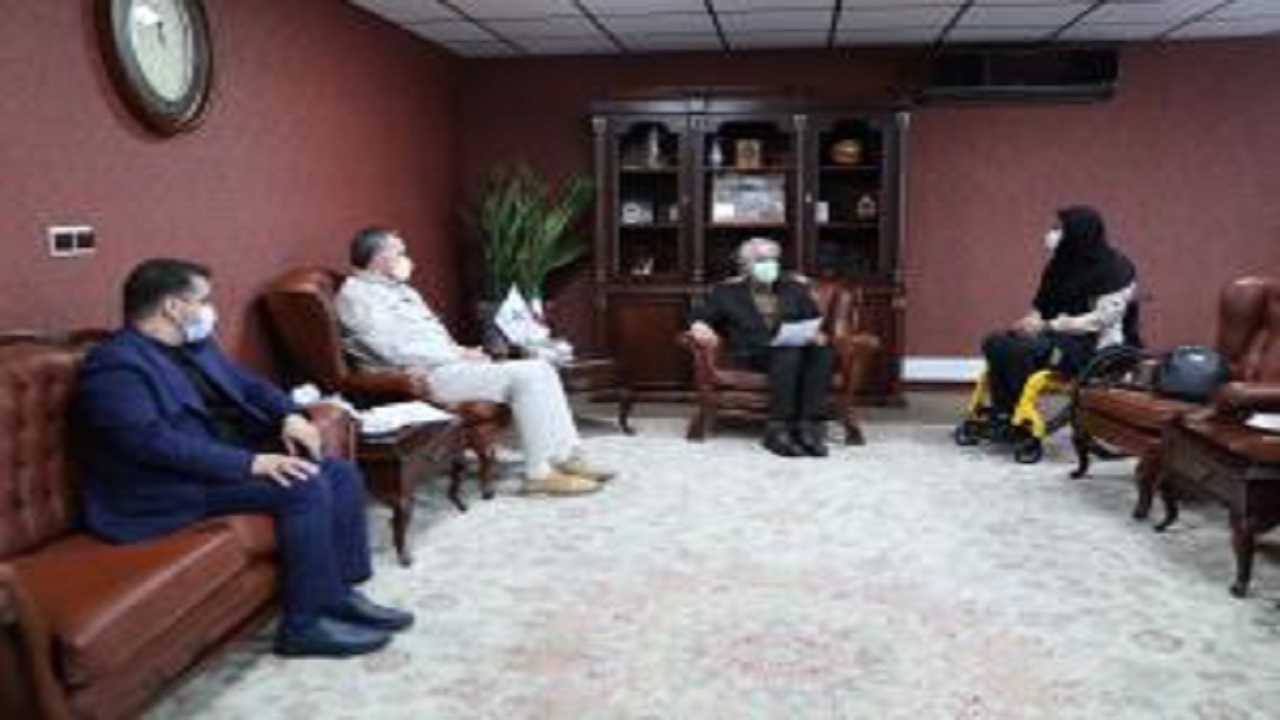 دیدار وزیر ورزش و جوانان با قهرمان طلایی پارالمپیک