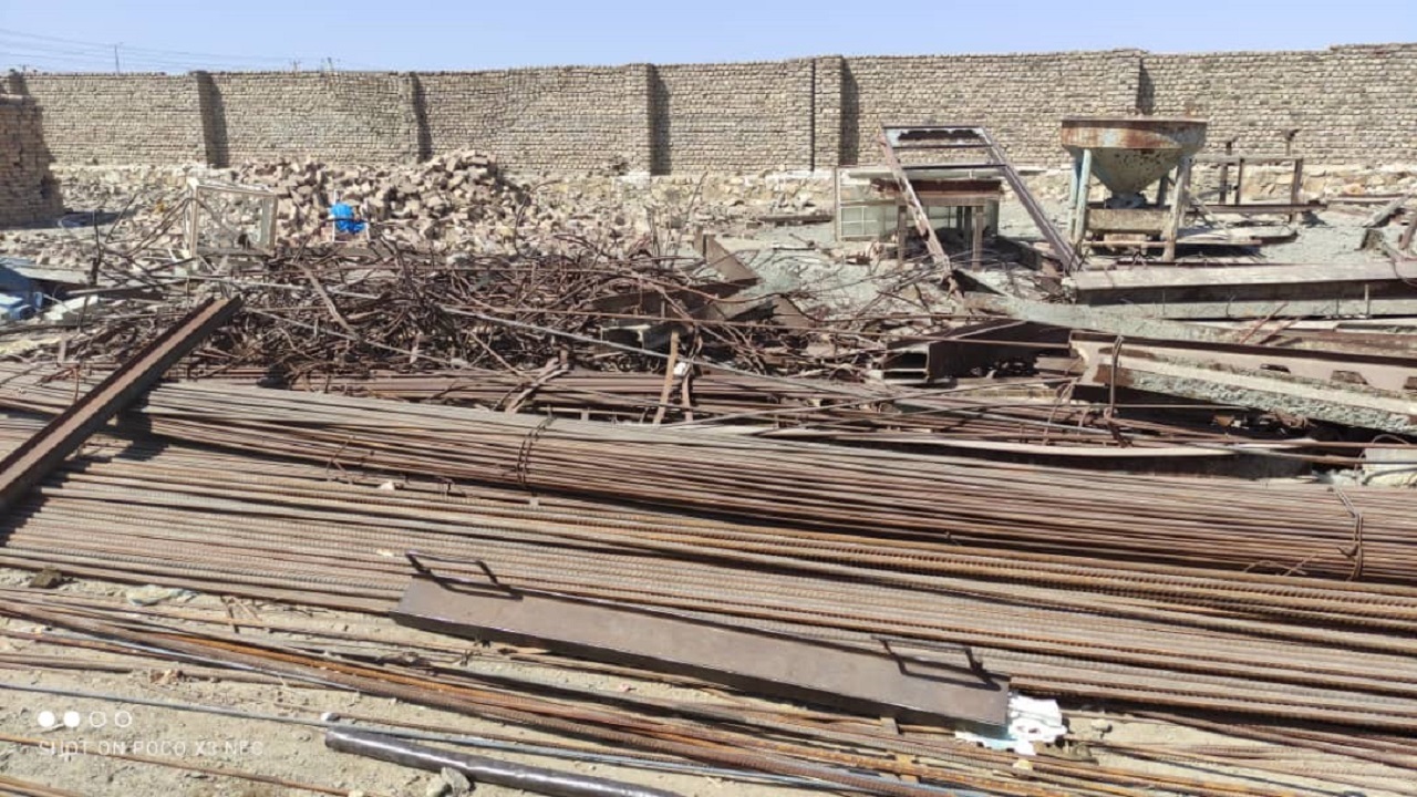 کشف یک میلیارد و ۵۰۰ میلیون تومان آهن آلات قاچاق از یک انبار در زاهدان