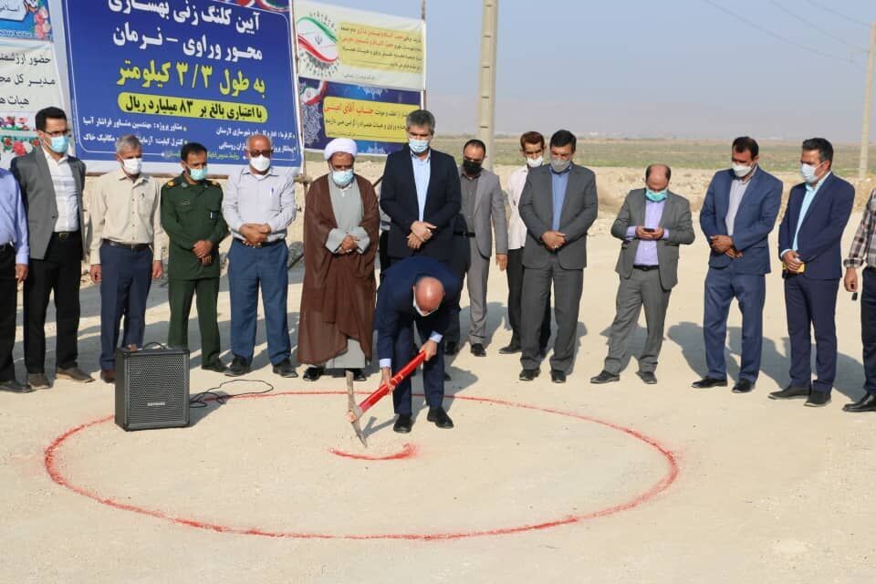 کلنگ‌زنی بهسازی جاده وراوی- مهر در جنوب فارس